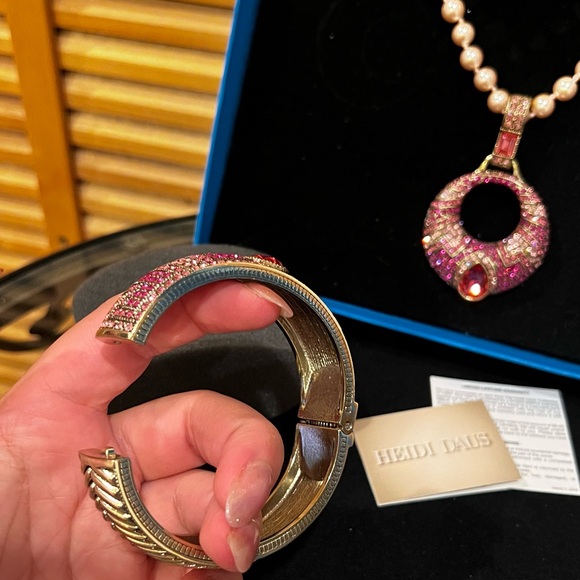 Heidi Daus Pink Pearl & Crystal Necklace/Bracelet Set 💗💎 - Picture 14 of 15